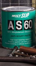 摩力士molyslip AS60二硫化钼抗磨膏主要用于机械零部件装配预处理起到抗磨、防刮花和防腐蚀左右。膏状。